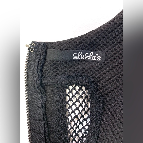LuLu’s Black Stretch Crop Top Fishnet Panels Back Zip size M - Picture 8 of 11